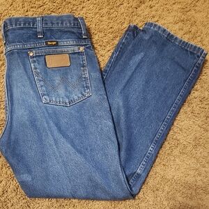 Wrangler Men's Classic Straight Denim Jeans in Medium Blue 36 X 29